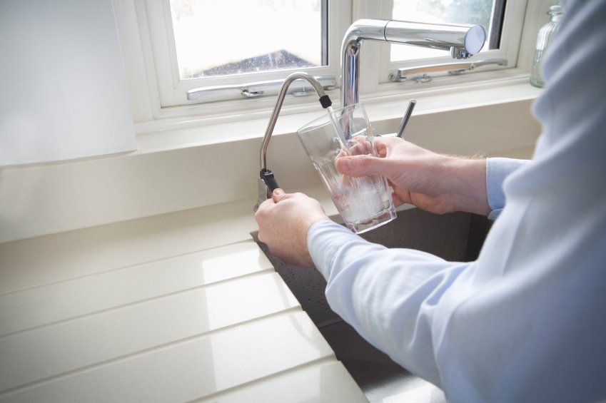 Water Filtration: The Benefits of Carbon Filters